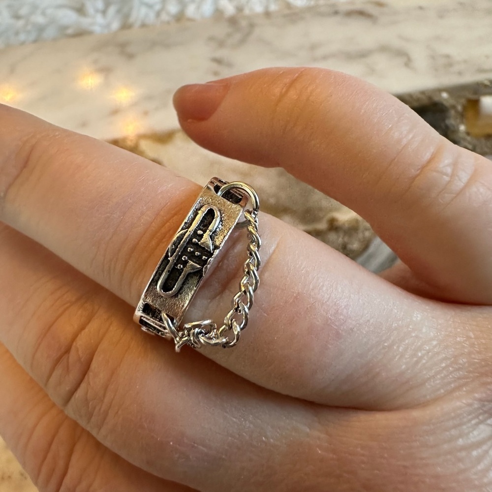 3190 Edgy Silver Chain Ring - Picture 5 of 6